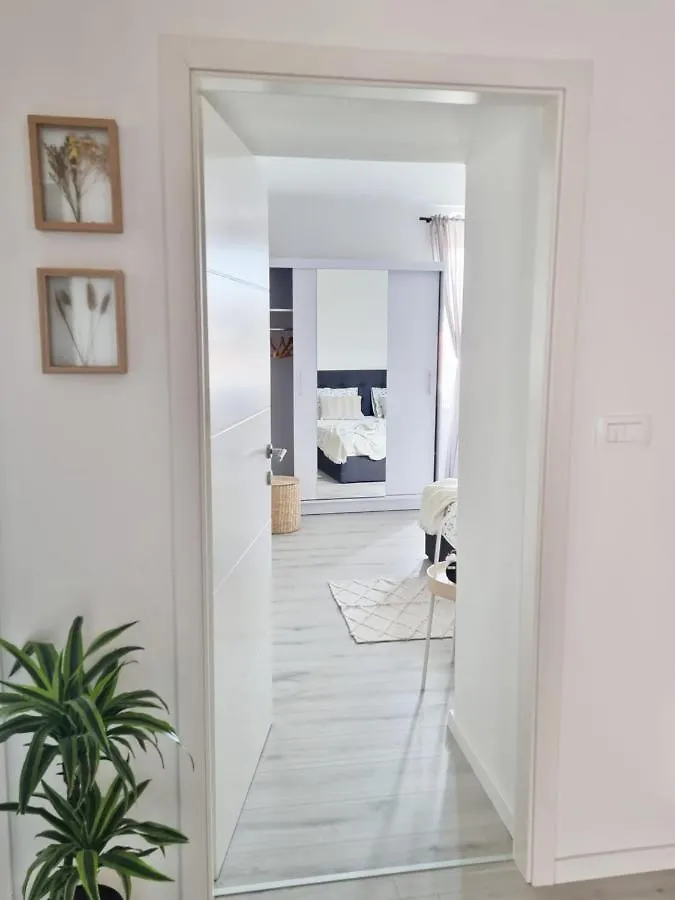 Un Ami Apartman Póla 0*,